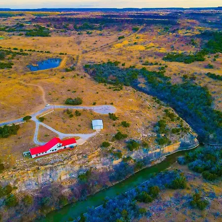 Spacious Getaway About 12 Acres, Views, And Hot Tub!